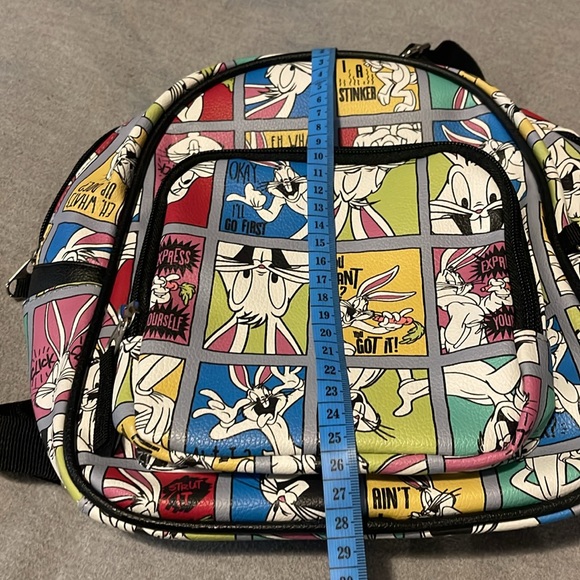 Looney tunes mini backpack in very good condition - Picture 6 of 8